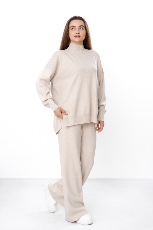 Костюм жіночий